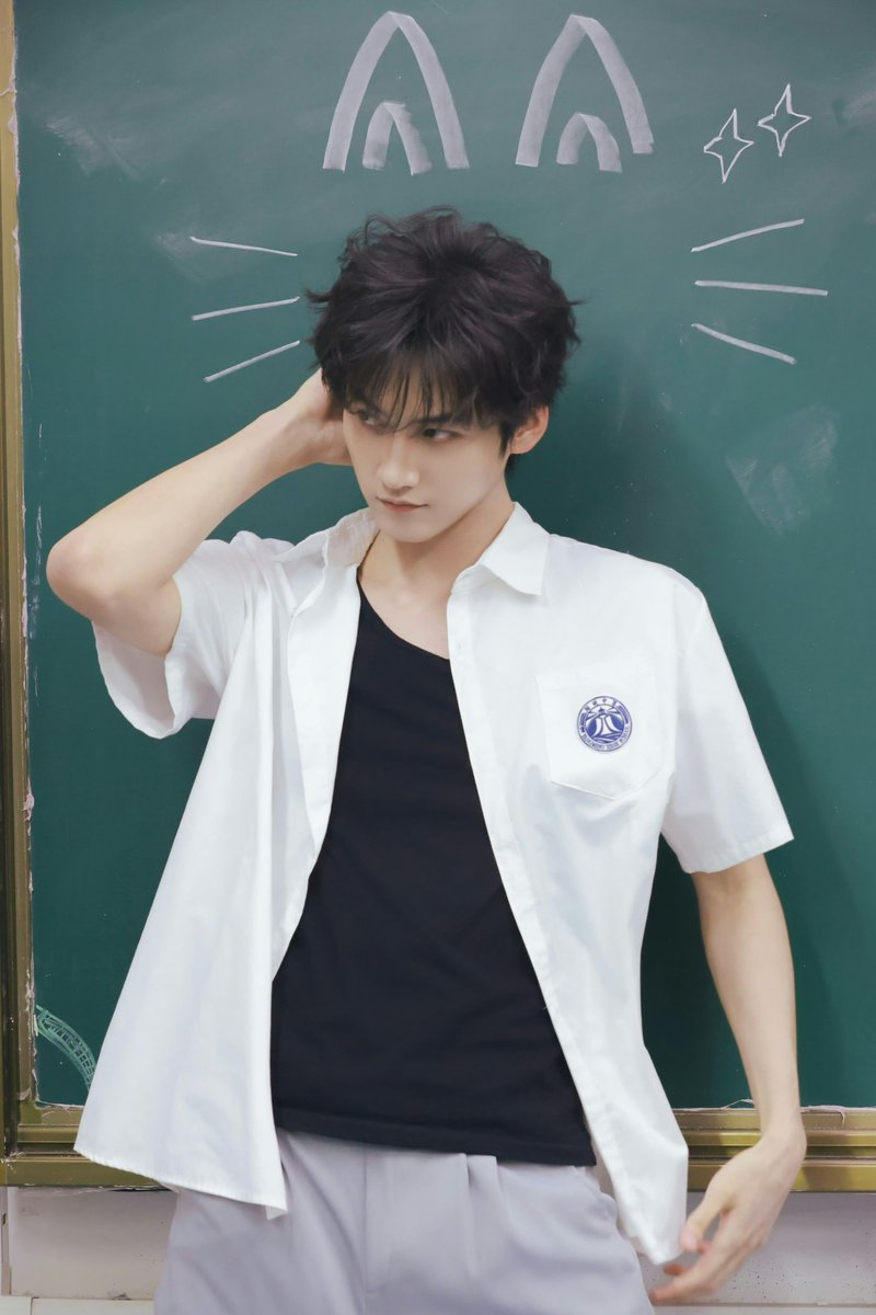 ForCdrama's tweet image. #BaoShangen #ZhouKeyu first official posters for MGTV modern drama #NeverEndingSummer