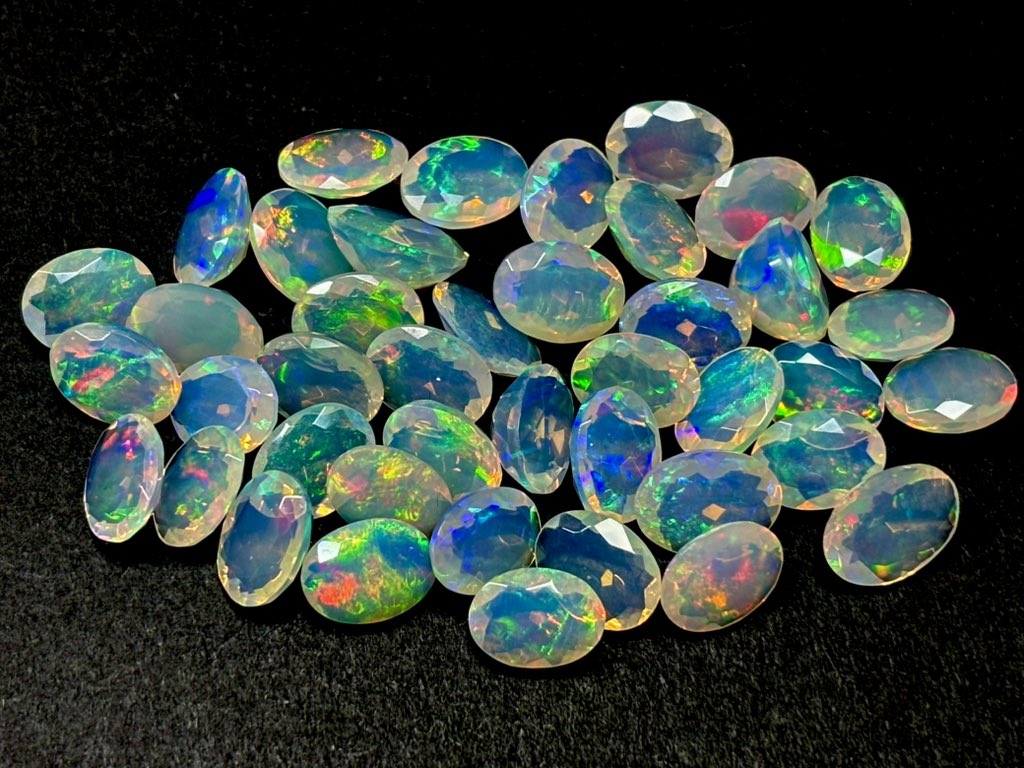 【出展拡散プレゼント🎁】

たからいしルースは次回
京都ミネラルマルシェに出展します！

8月29日（金）〜31日（日）
京都産業会館ホール

出展を記念して「オパール」を3名様にプレゼント！

【応募方法】
①フォロワーになる
②このポストをリポスト&amp;いいね

31日締切。
当選者へ翌日DMします！