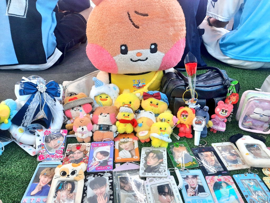 chaearom's tweet image. thank u for the event @SoLuckyEvent @byeolatelier! 🌟