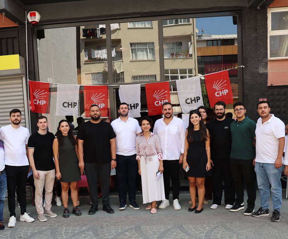 Mahalle delege seçimlerinde oyumu kullanarak partimizin demokrasi kültürüne katkı sunmanın mutluluğunu yaşıyorum.

Bu önemli sürecin partimize, Ataşehir’imize ve demokrasi mücadelemize güç katacağına inanıyor, delege olarak seçilen tüm yol arkadaşlarımızı gönülden kutluyorum.