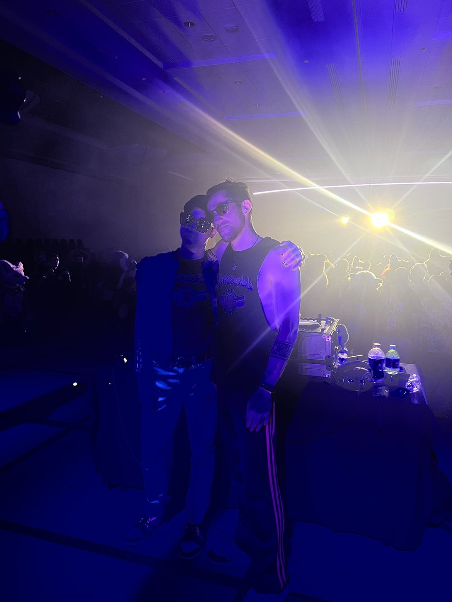 ๐๐๐๐๐ผ๐๐๐๐๐ผ๐ (@sunsationaldj) on Twitter photo And thatโs a wrap on Sunsational
Our last ever set
Thank you so much for having us for our first ever and last set <a href="/Furrydelphia/">Furrydelphia: Hoagiecon</a> ๐ญโค๏ธ
And thank you everyone for coming out and going hard with us one last time ๐ซถ
Now off to new horizons
- kaito and ezo And thatโs a wrap on Sunsational
Our last ever set
Thank you so much for having us for our first ever and last set <a href="/Furrydelphia/">Furrydelphia: Hoagiecon</a> ๐ญโค๏ธ
And thank you everyone for coming out and going hard with us one last time ๐ซถ
Now off to new horizons
- kaito and ezo