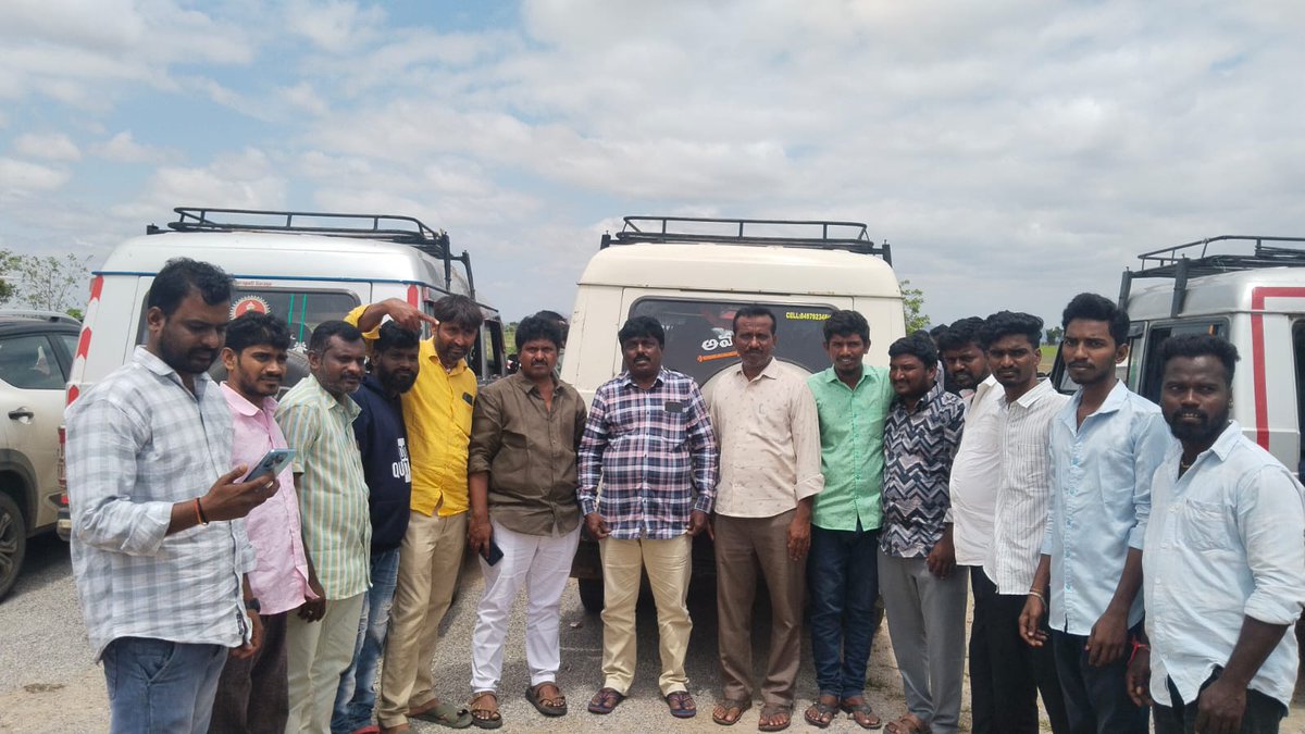 NandyalNtrfc's tweet image. #ChaloAnantapur 
 NANDYAL NTR FANS 
@MujeebAhmed9999 anna &amp;amp; NANDYAL NTR FANS PRESIDENT MABHU VALI ANNA &amp;amp; NANDYAL NTR FANS on the way to ANANTAPUR 💥💥🔥
#SuspendMLADaggupatiPrasad #SuspendTDPMLAPrasad #SuspendMLADaggubatiPrasad