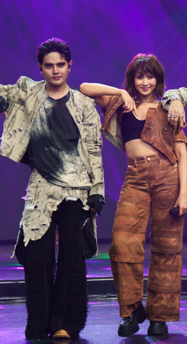 marj_de01's tweet photo. Papasang magkapatid to sa isang pelikula 🥰
SARAHxSB19 UMAALIGID SA ASAP
@SB19Official #SB19
@JustSarahG #SarahGeronimo https://t.co/RnTKlAflgA