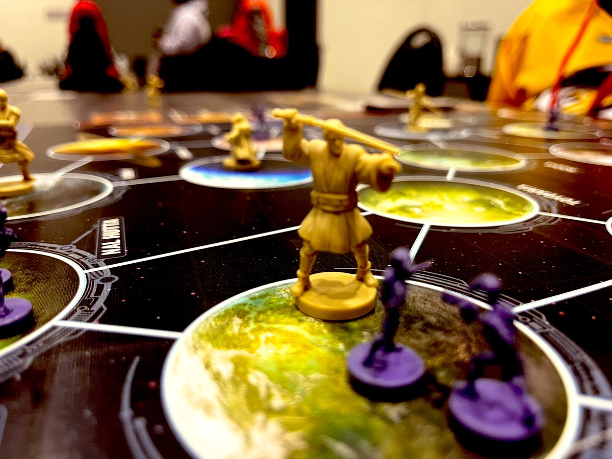 We finished off the night with a game of Star Wars Clone Wars from <a href="/Zmangames_/">Z-Man Games</a> 
One of our families all time favorite games 🤘
<a href="/FallConYYC/">FallCon</a> 
#FallCon2025