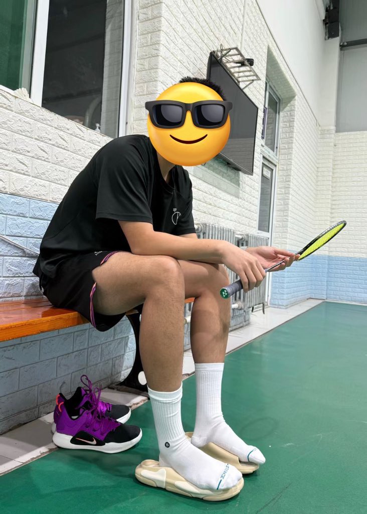 想不想爸爸大臭脚塞你嘴里