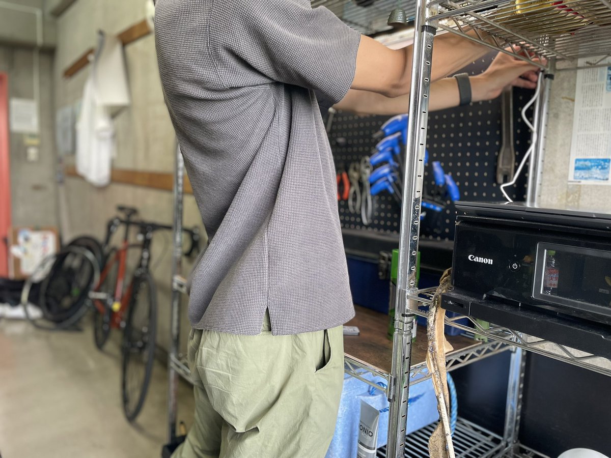 nucc319's tweet photo. どうも!奈良大サイクリング部です!!!
今日は部室に作業スペースを作ってみました！(∩◜ω◝ ∩)ｷｬｯｷｬ
男ってのはね こうゆうの置いとけば喜ぶんだよ
 #奈良大学サイクリング倶楽部  #nucc https://t.co/zmn1O2yf2z