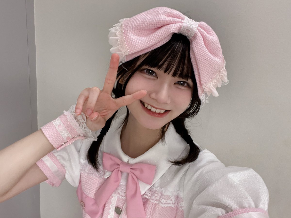 プレデビューライブありがとうございました！！
とーてもとーーても楽しかったです😭💕

コールもしてくれて、本当に嬉しくて胸がいっぱいでした♡
特別で大切な時間になったよ、改めて本当にありがとう💕

チェキツイは #なずなときずな それ以外は #なずなの花束 でお願いします♡
沢山みます！👀