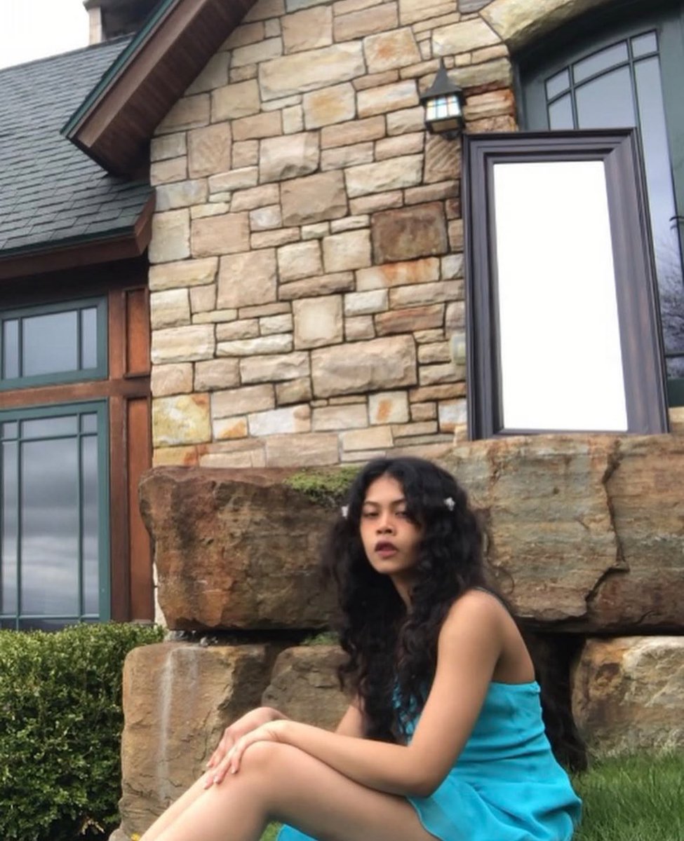 yesterday was my birthday!!!! 💗💗 happy to spend it offline with my close family! a quiet and peaceful summer is all i could’ve asked for this year!! here’s to being 17!!!!! 🎂