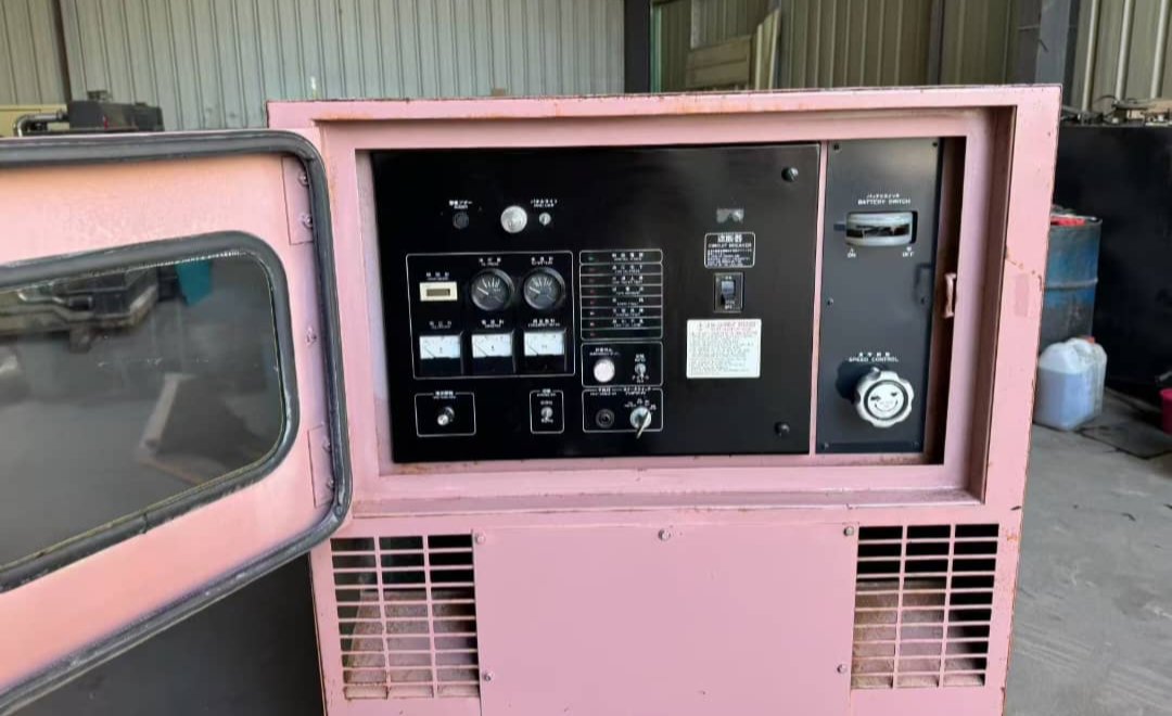 BisankaKing's tweet image. I have an Excellent Second Hand Silent Diesel Powered Japan Generator on sale.
-- Model = S4K-T
-- Rated Power = 50 KW
-- Selling Price = K565,000
-- Location = Kamloops Road, Lusaka.
To purchase Call/WhatsApp +260964452000
#Generator #Japan #Sale #Power