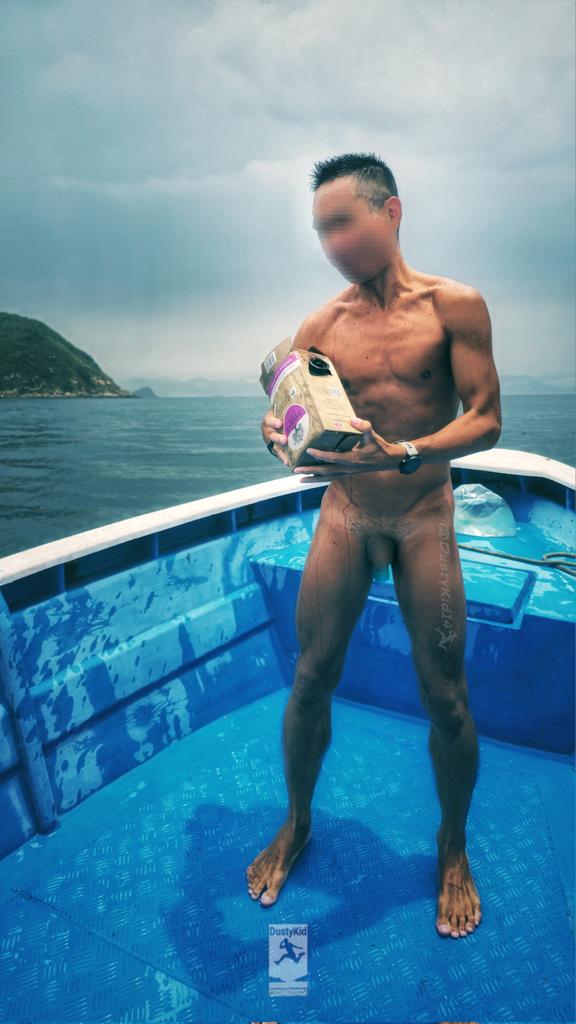 拋足7小時，飲咗超過1公升紅酒，仲要自己車轉車返歸🙂‍↕️
謝謝同行的各位，要照顧埋我晚餐。
同我分享紅酒那位，還有揸船那位的肩膀。
Thanks &amp; LOVE you all😘😘😘