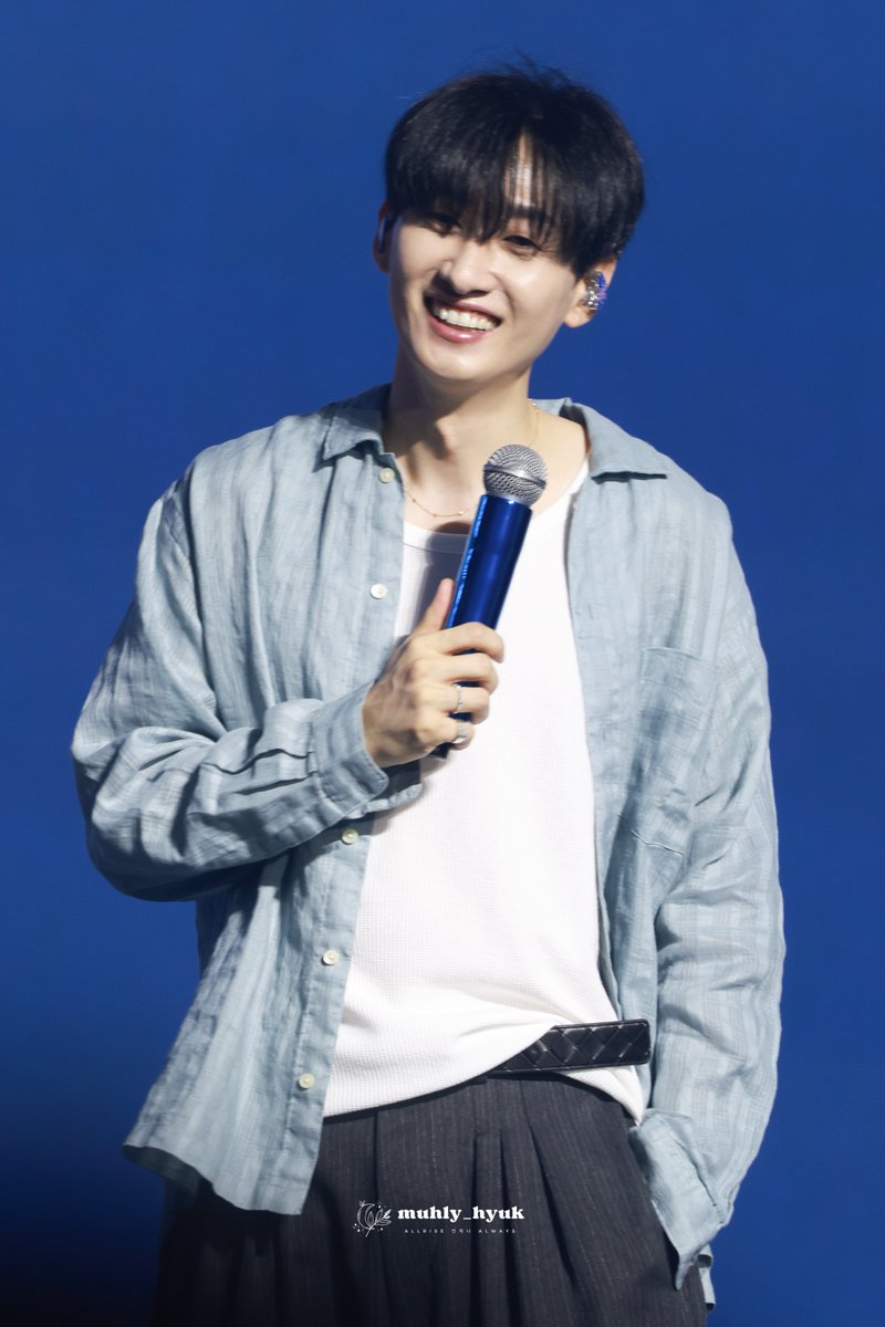 muhly_hyuk's tweet photo. 250824 슈퍼쇼10 서울 sound check

#은혁 #EUNHYUK #銀赫 #ウニョク https://t.co/bxtasEpESH