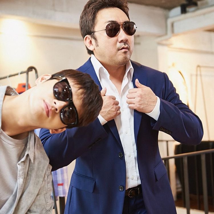 bagjeon96337341's tweet photo. 대장이랑 원승이 인간으로 살아가면서 엔젤캐피탈 오픈한 첫날에 찍은 사진 너낌 https://t.co/m6dITQQ977