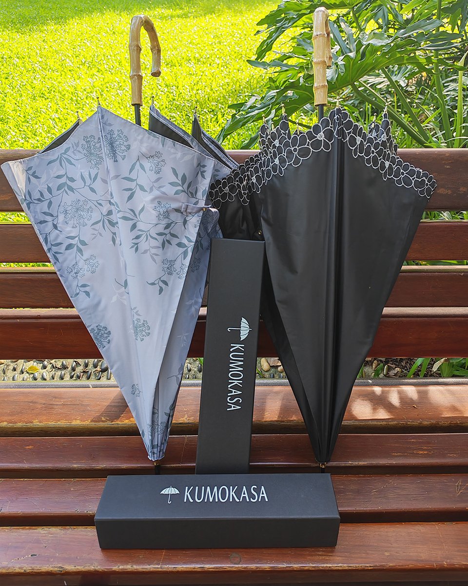 ✨わずか238gの軽さ✨
kumokasaの「刺繍レース長傘」で毎日をもっと快適に。
☀️ 完全遮光でUV対策
🌂 晴雨兼用で急な雨にも安心
🎀 刺繍レース×竹ハンドルの上品デザイン

通勤やお出かけにぴったりの大人のおしゃれ傘。

#kumokasa #日傘 #晴雨兼用 #完全遮光 #軽量傘 #刺繍レース #竹ハンドル
