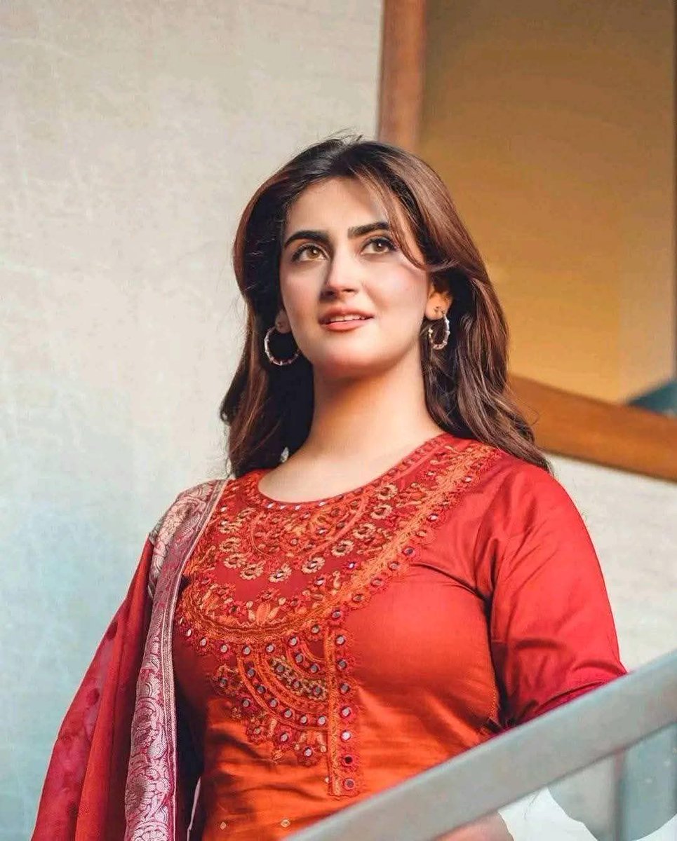 💖
پیشانی کا بوسہ وہ دعا ہے جو ہزاروں رومانوی نظموں سے زیادہ گہری اور معتبر ہے۔ 
💞💞