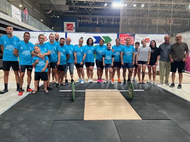 Patronato Municipal de Deportes de Almería (@pmd_almeria) on Twitter photo 📷📷 Almería levanta, con fuerza y técnica, un brillante Torneo de Halterofilia en la Feria
📷 Olga Martínez y Federico Santana obtienen las mejores marcas, en una competición.
#halterofilia #almeriaesdeporte #FeriaDeportiva #feriadeportiva <a href="/aytoalm/">Ayuntamiento de Almería</a> 📷📷 Almería levanta, con fuerza y técnica, un brillante Torneo de Halterofilia en la Feria
📷 Olga Martínez y Federico Santana obtienen las mejores marcas, en una competición.
#halterofilia #almeriaesdeporte #FeriaDeportiva #feriadeportiva <a href="/aytoalm/">Ayuntamiento de Almería</a>