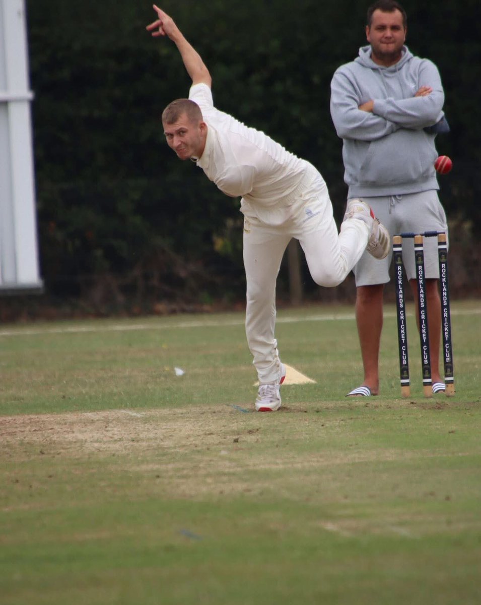 ⚡️LAST BALL THRILLER AGAIN FOR ROCKLANDS!
 
For the second week in a row, Rocklands 1sts held their nerve under pressure to win a league match off the last ball of the game this time beating Hingham CC.
 
Match report: facebook.com/share/p/1B4UTC…