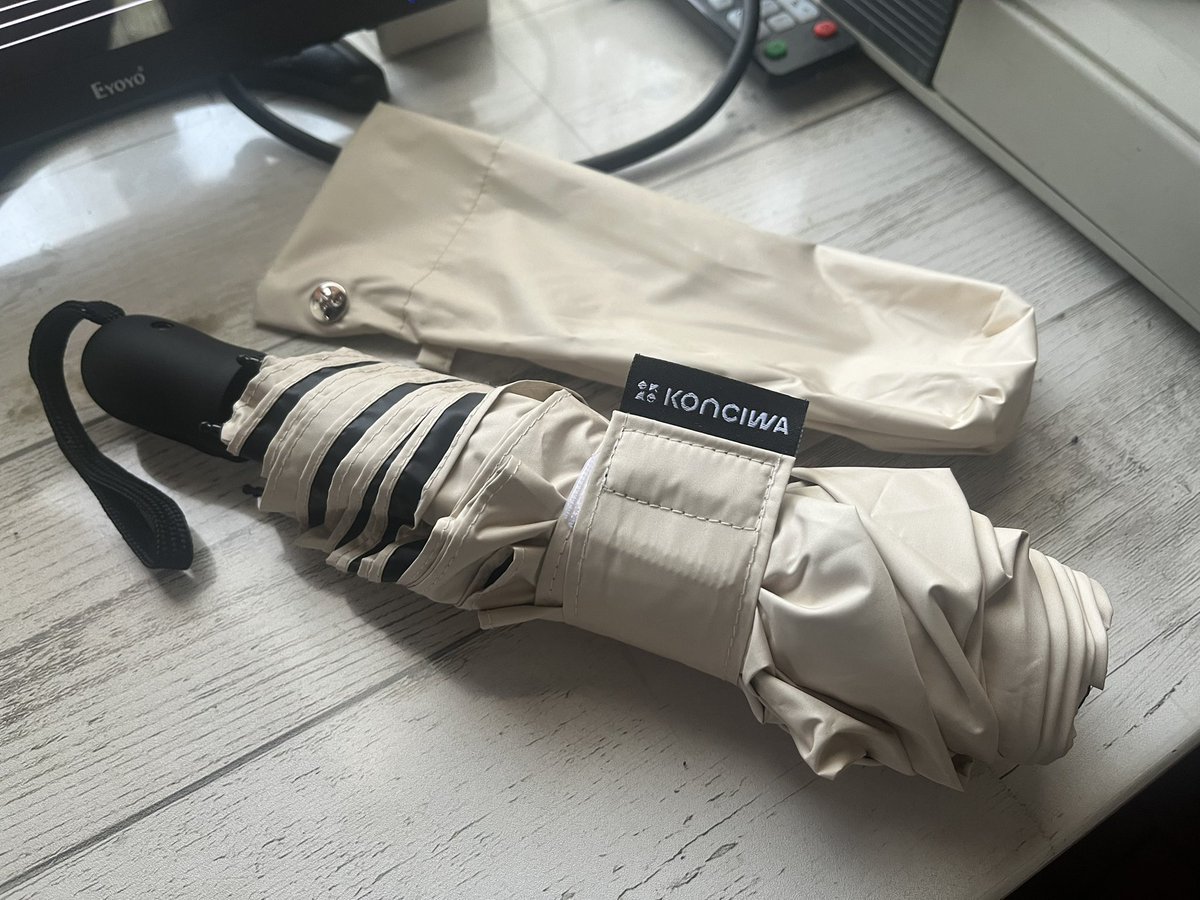 zinkun66's tweet photo. お盆を過ぎても地獄のような暑さが終わらないので…ついに日傘を購入❗️
ついに日傘デビューだ☂️☀️ https://t.co/6VrgSgOWut