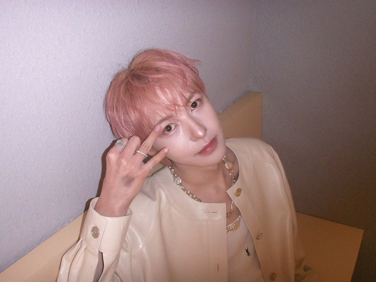HRJFEED's tweet photo. #renjun media update

“💚” https://t.co/bWWoopm7QF