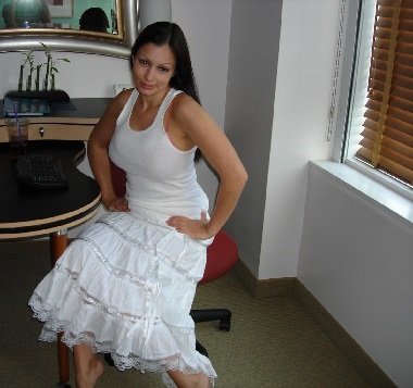 Hello guys good morning to everyone no makeup just normal look happy Sunday guys Wish you guys a great day