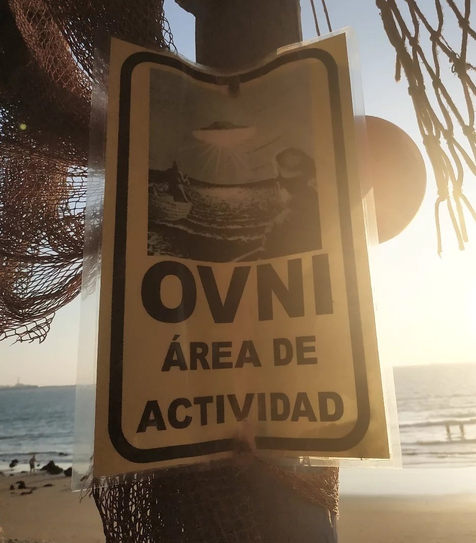 Ahí lo dejo... 🤪
Playa de Montijo (Chipiona)
<a href="/navedelmisterio/">Iker Jiménez</a>