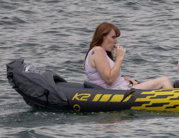 Like Cleopatra entering Rome, the Red Queen’s flotilla enters the Thames.