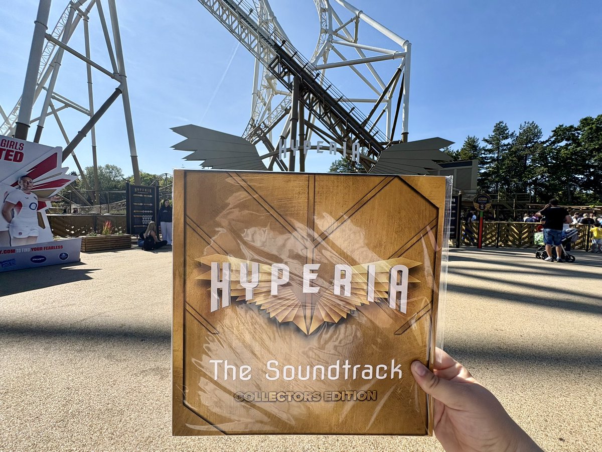 zachariahassler's tweet image. Hyperia Vinyl £65 before Disounts.
#themeparks #RollerCoasters #vinyl