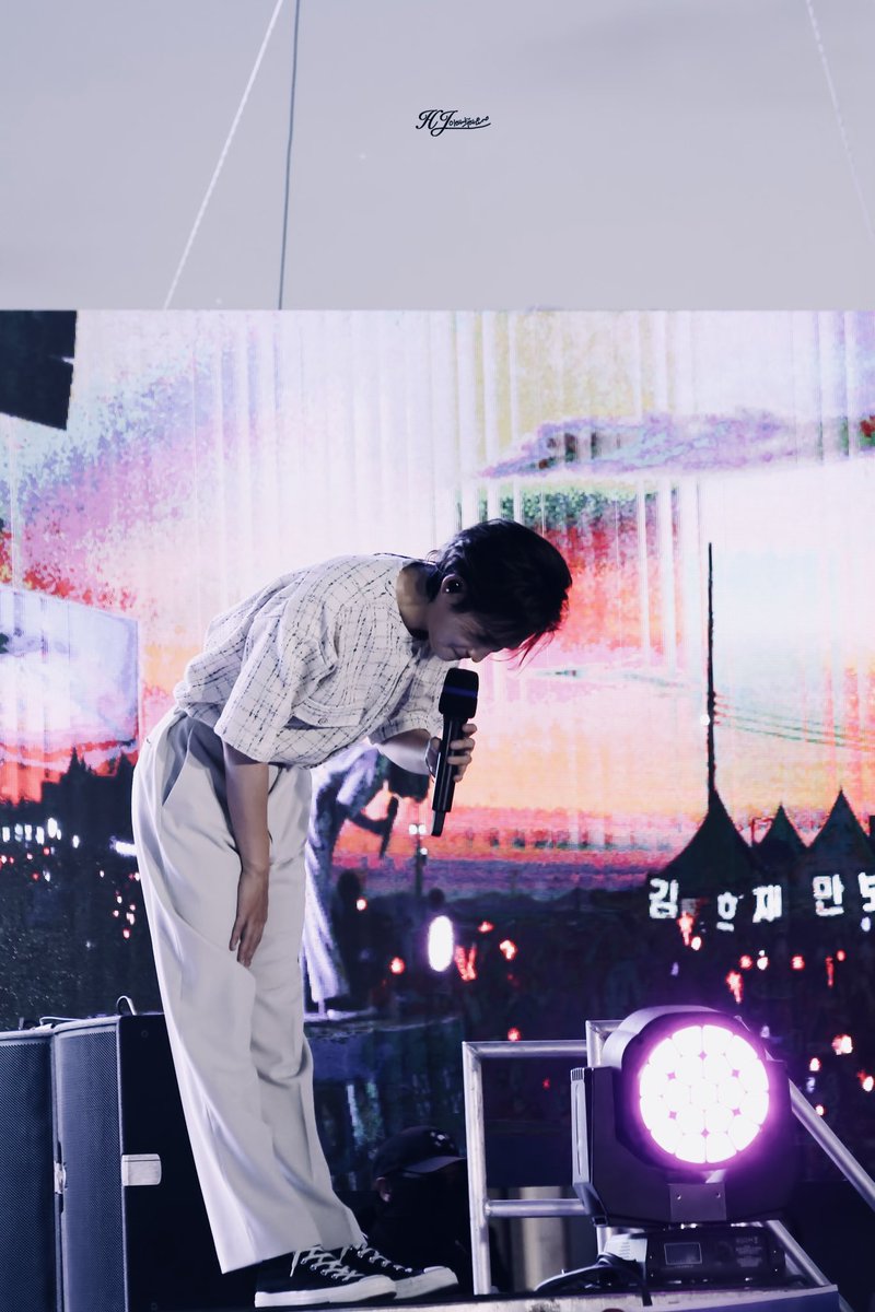 🦐2025.8.23 홍성대하축제

무더위 속에서도 기다려준 팬들의 마음을
너무 잘 알기에,
그 기다림마저 행복으로 바꿔버리는 너.

노을 지는 하늘 아래
오직 김희재만 보이는 이유는
너의 따뜻한 진심과 눈부신 사랑 때문이야.

#김희재  #kimheejae #金熙栽 #キム·ヒジェ