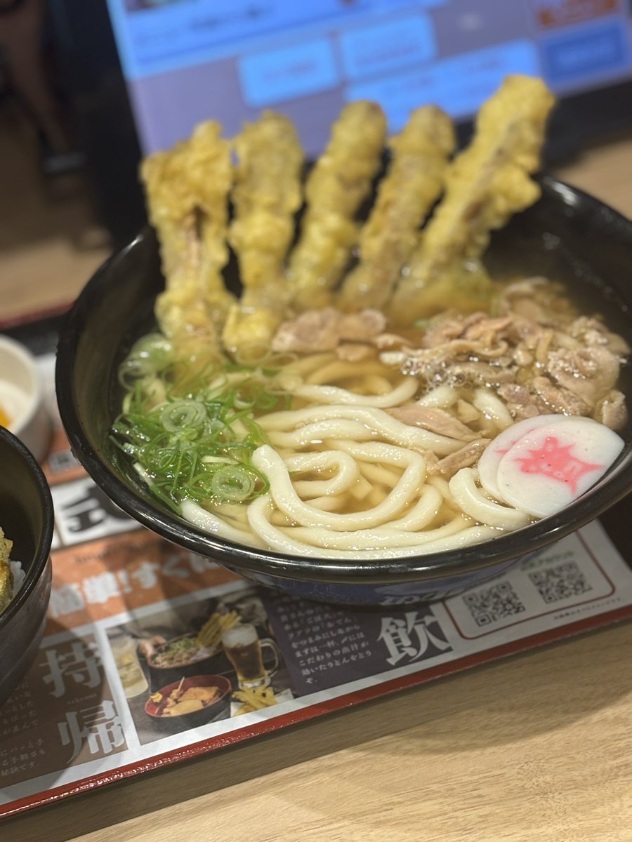 pinabos's tweet photo. 資さんうどん食べてきた！
(2日連)

たっくーさんのVSウーバイーツ見て知ったうどん屋さん！

やっと集客が落ち着いて簡単に入れたよ https://t.co/JsmVVzslFw