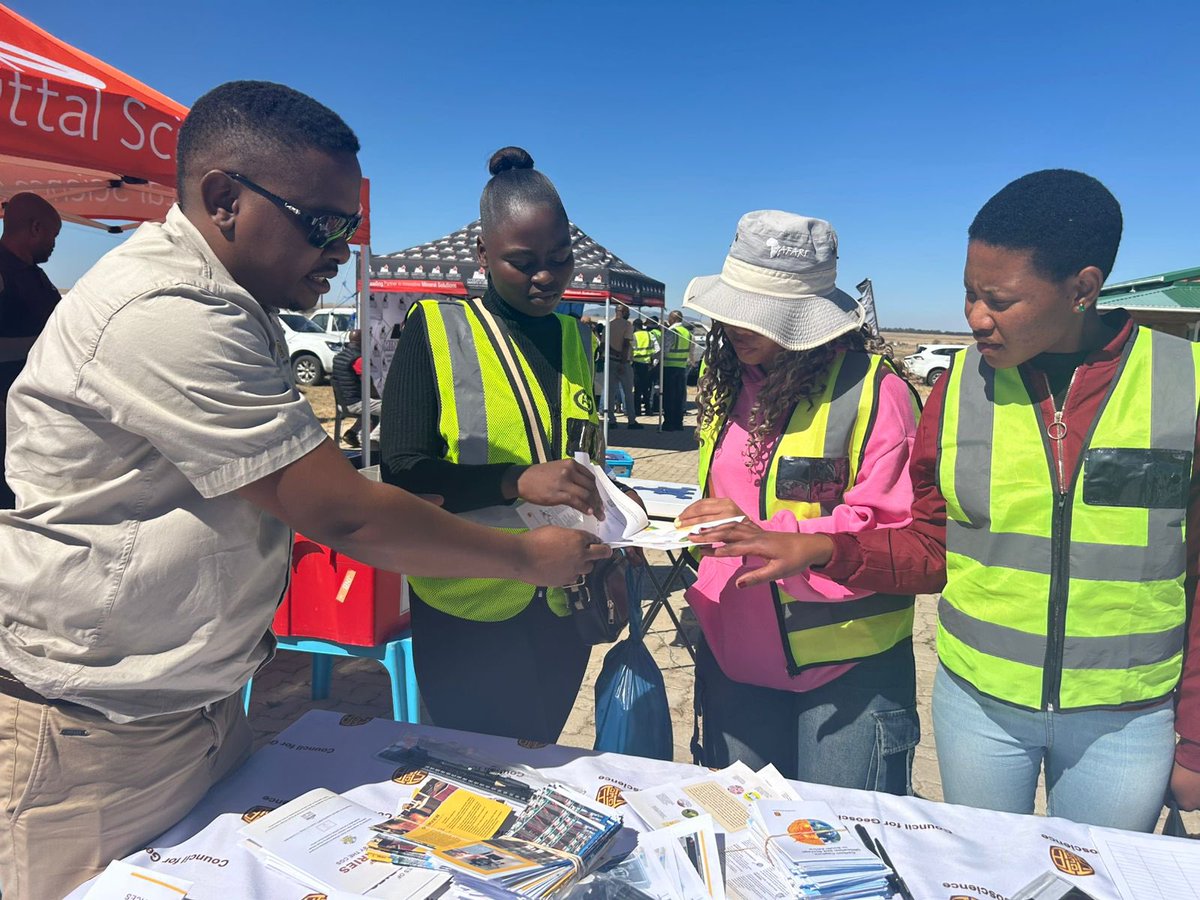 CGS (@cgs_rsa) on Twitter photo The <a href="/CGS_RSA/">CGS</a> joined the <a href="/DMPR_ZA/">Department of Mineral and Petroleum Resources </a> Career Expo at Lengola Secondary School in Newcastle, KZN. 🎓✨
The event inspired learners with career guidance, skills development opportunities, and exposure to diverse professions. Minister Gwede Mantashe encouraged learners to use every The <a href="/CGS_RSA/">CGS</a> joined the <a href="/DMPR_ZA/">Department of Mineral and Petroleum Resources </a> Career Expo at Lengola Secondary School in Newcastle, KZN. 🎓✨
The event inspired learners with career guidance, skills development opportunities, and exposure to diverse professions. Minister Gwede Mantashe encouraged learners to use every