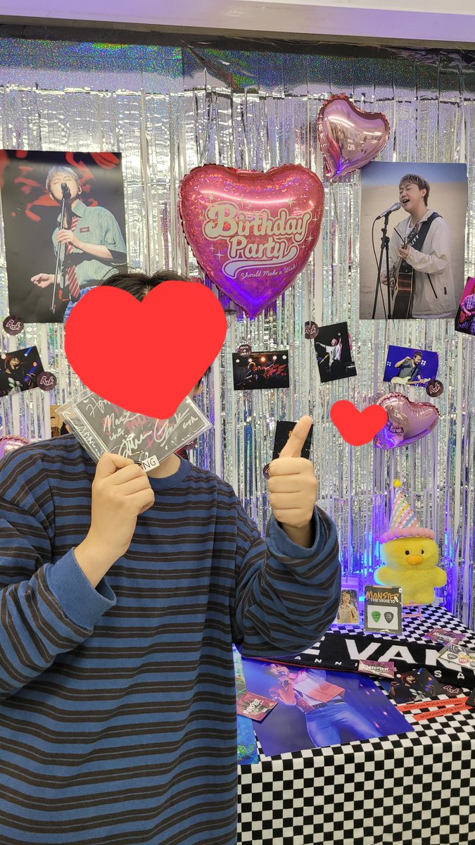 Birthday_CBH's tweet photo. 마지막에 마지막까지 안나오다 마감 직전에 겟!!
시크릿은 KING MUST DIE 싱글앨범이었습니다!
🎊두분 너무 축하드립니다🎊
#보후니의_돌잔치 #Happy_Birthday_Bohoon 
#BOHOON_ROCK 
#채보훈 #더베인 https://t.co/kZ4GiveKZ4
