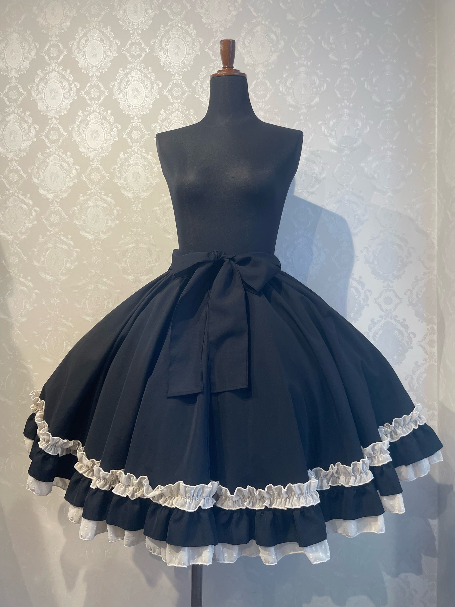 アトリエピエロ　ロングスカート　ブラック ATELIER PIERROT バッスルスカート ロング ブラック - メルカリ