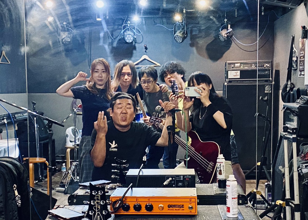 xxx_pnd's tweet photo. NERDCOREST STUDIO
ライブまで2週間切りました!!!!!
早いね!!!!!
詳しくは言えないけど、私がステージでペンラを振り回す瞬間があるとかないとか
✨乞うご期待✨
✨✧٩('ω')و✧✨
◆9/6(土)
ELEVEN P.M presents【VERSUS Ⅲ】
心斎橋VARON
OPEN 17:45
START 18:15
#GLAY
#NERDCOREST https://t.co/T1ALPdlyOk