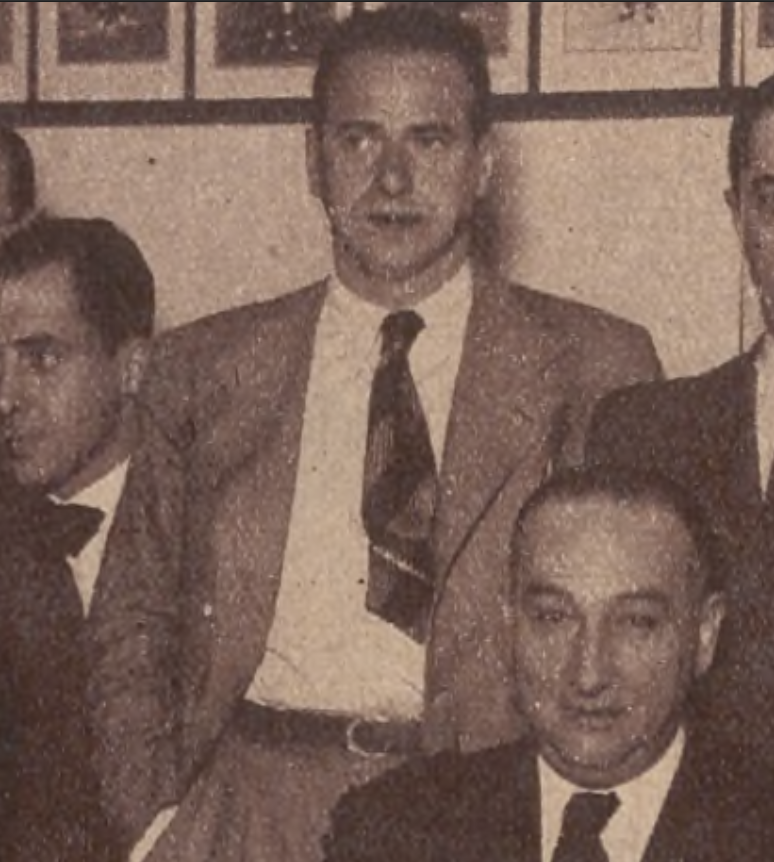 NosRobaronEl's tweet photo. Tal día como hoy fue asesinado por los fascistas Ramón Bengaray. Fue presidente del Frente Popular Navarro, cantante barítno del Orfeón pamplonés, empresario-impresor, líder republicano y directivo de Osasuna. Se escondió un mes y cuando iba a pasar a Francia...

#OsasunaMemoria https://t.co/3l4Q5rmZ66