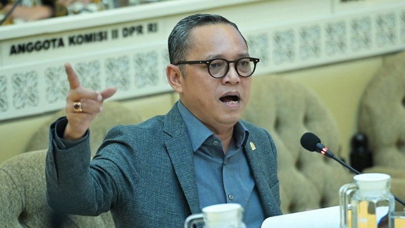 rmbantencom's tweet image. Deddy Sitorus (Komisi II DPR) ingatkan bahaya pemotongan transfer pusat ke daerah Rp270 T.
“Kalau 25% dipangkas, daerah kehilangan kemampuan layanan publik &amp;amp; dorongan ekonomi.”
#DPR #APBD #EkonomiDaerah
rajamedia.co/berita/deddy-s…