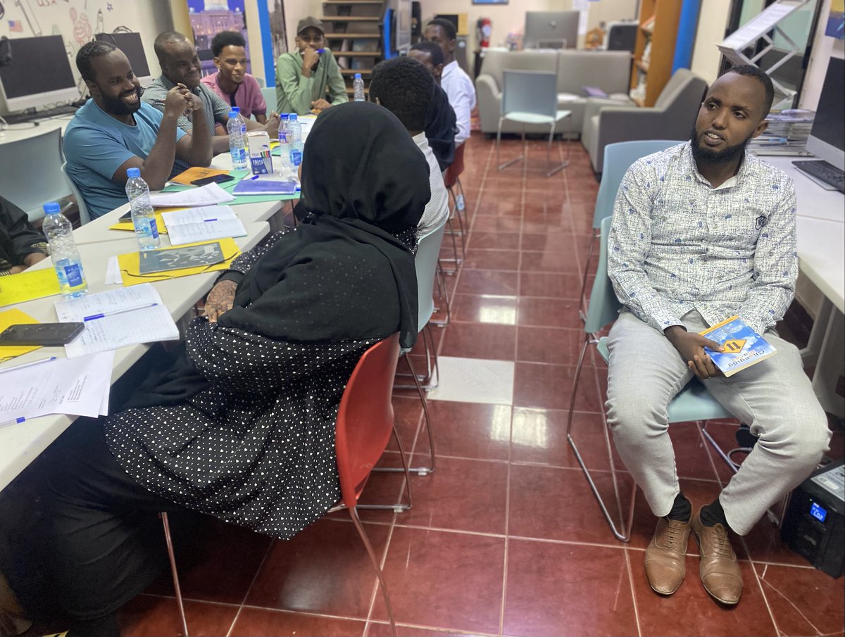 SMLEtoileduNord's tweet photo. Last week in the LEAD English Program, participants:
• Sharpened debate, essay, &amp; speech skills with peer feedback
• Developed community service capstone project proposals.
Thanks @StateDept, @ECAatState, &amp; @GlobalTiesUS
for the support! #ExchangeAlumni #CDAF https://t.co/8MV8InI1DD