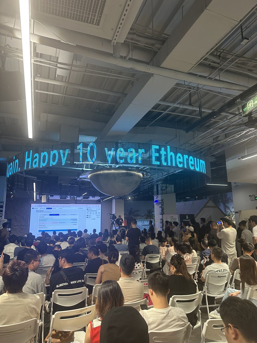 ChainPeak is here at #ETHShenzhen! Amazing vibe and great to be part of the future of Ethereum.  ✨🚀