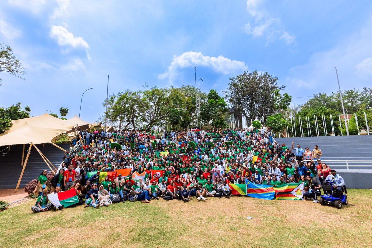 Vukosi Marivate 🇿🇦🚀📊 (@vukosi) on Twitter photo We gathered in Kigali 🌍 for the 2025 Deep Learning Indaba. Nearly 3,000 applied, 1,294 joined in person, 400 virtually. 6 days of AI research, debate, teaching & learning. From 300 in 2017 → to a pan-African Baobab tree. 🌳 #DLI2025 <a href="/DeepIndaba/">Deep Learning Indaba</a> We gathered in Kigali 🌍 for the 2025 Deep Learning Indaba. Nearly 3,000 applied, 1,294 joined in person, 400 virtually. 6 days of AI research, debate, teaching & learning. From 300 in 2017 → to a pan-African Baobab tree. 🌳 #DLI2025 <a href="/DeepIndaba/">Deep Learning Indaba</a>