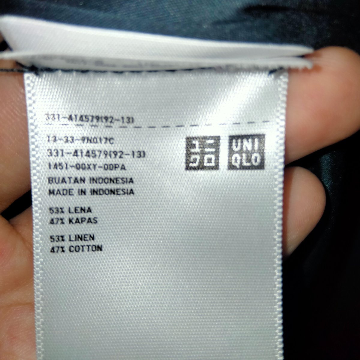pajiulid's tweet photo. Kemeja uniqlo size M, bisa buat ngantor/kuliah, bahan ademm, kain aslinya lebih keliatan mengkilap

���35k bisa gratong via oren
🔥No minus noda + kancing lengkap
🔥udah dicuci + disetrika, tinggal pake aja https://t.co/exY8sdnKko