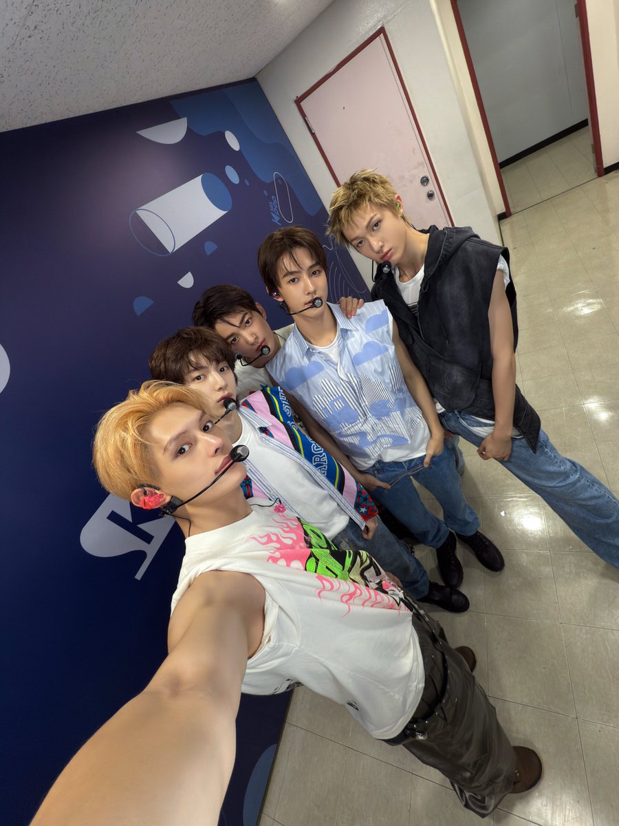 cortis_bighit's tweet image. #가져와_new_pic 📸
250824 인기가요

#CORTIS #코르티스
#CORTIS_WhatYouWant #CORTIS_GO
#COLOR_OUTSIDE_THE_LINES #COTL