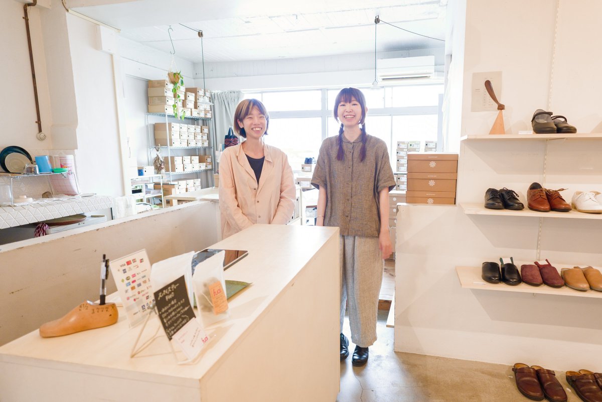 tonakai's tweet image. 久しぶりに靴を買ったので17mmで「どどーん」というイメージで撮影（漫画だと集中線で演出する感じ）。お許しいただき、お店の様子も撮らせていただきました。

#Sigma17mmF4Contemporary
#SigmaBF #SigmaIseries #PR