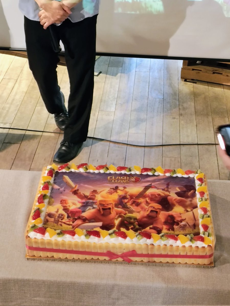 3年ぶりのクラクラ公式オフ会参加とても楽しかった😆🫶
yutaさんjokerさんけいすけさんCMのVladとスタッフ、設営の皆様ありがとうございました🫰
参加された様々な方とお話できたしGIFTも貰えて大満足！
#クラクラオフイベ