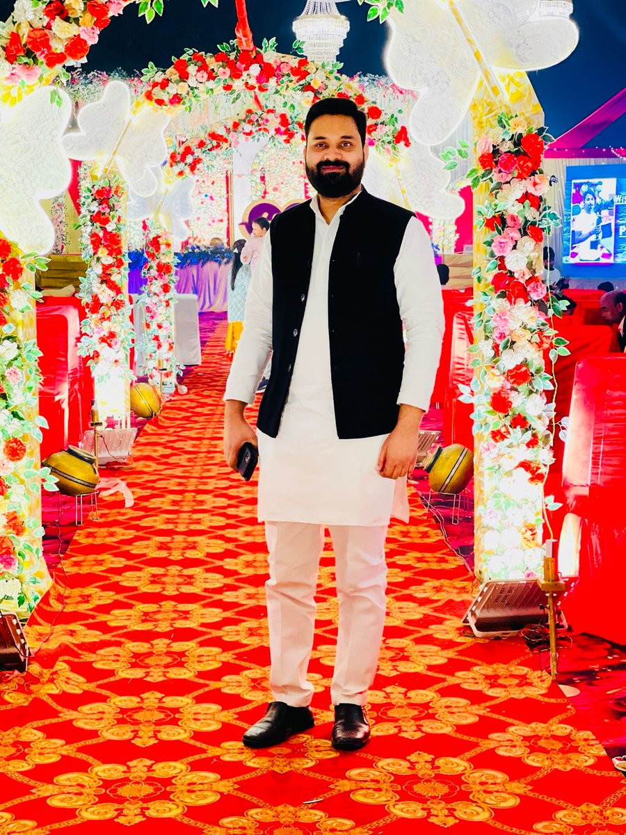 anjalisonisp's tweet photo. वर्ष नव, हर्ष नव, जीवन उत्कर्ष नव! 💐💐

समाजवादी युवजन सभा के प्रदेश उपाध्यक्ष, पार्टी के तेज़-तर्रार युवा, कर्मठ साथी और हमारे छात्र जीवन के सहपाठी श्री शैलेश सिंह शैलू (मौर्य राजवंश) जी को जन्मदिन की अनंत शुभकामनाएँ एवं बधाई।

शुभकामनाओं सहित, हार्दिक अभिनंदन! https://t.co/gUwMoPR3Rz