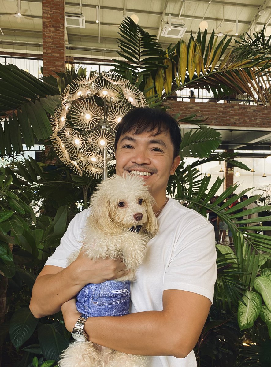 ManalangAris's tweet photo. Nagsama ang dalawang spoiled brat. ๐๐ถ #furbaby #furdaddy #longweekend https://t.co/QuiljGIdfP