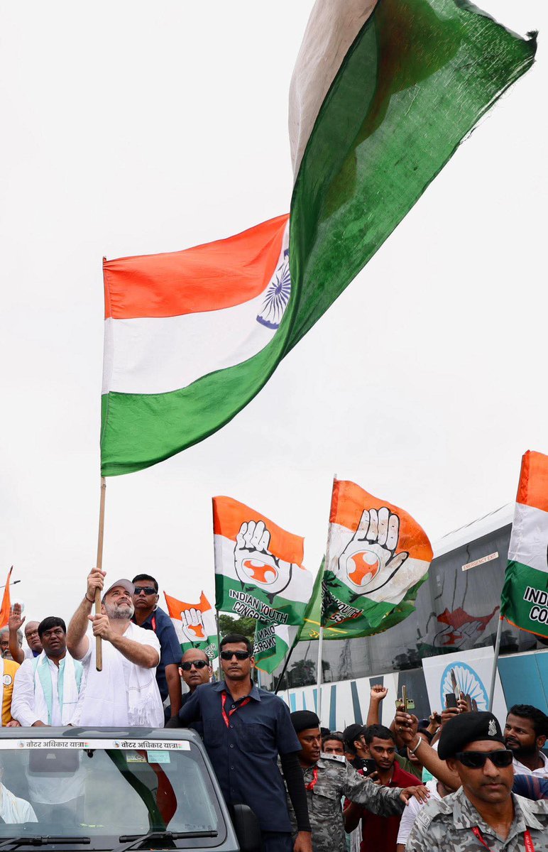 ArunDevilz's tweet photo. हमें भारत कहते हैं 🇮🇳

#VoterAdhikarYatra https://t.co/0yxbn106IS