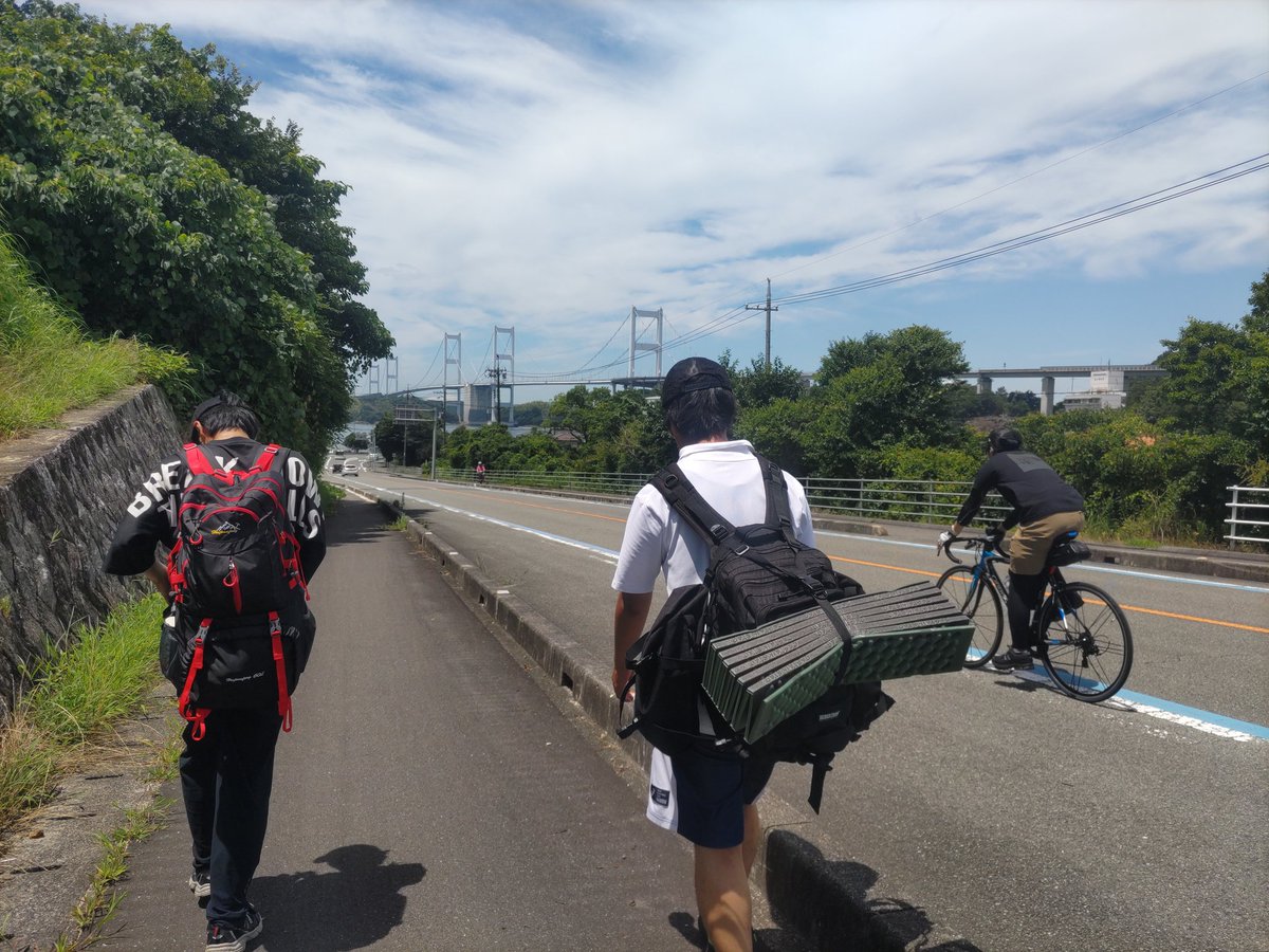 随分投稿をサボっていました！部長です。１ヶ月前にもなりますが、しまなみ海道を歩きました。暑い中、2日間で歩き通すというなかなか無茶スケジュールでしたが何とかなるもんですね😁瀬戸内海島嶼部はいいぞ…