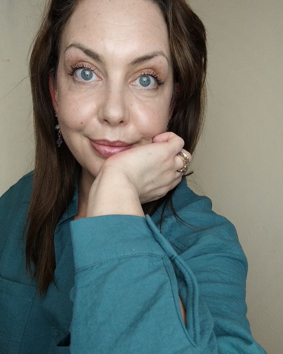 Helgagoring's tweet image. 