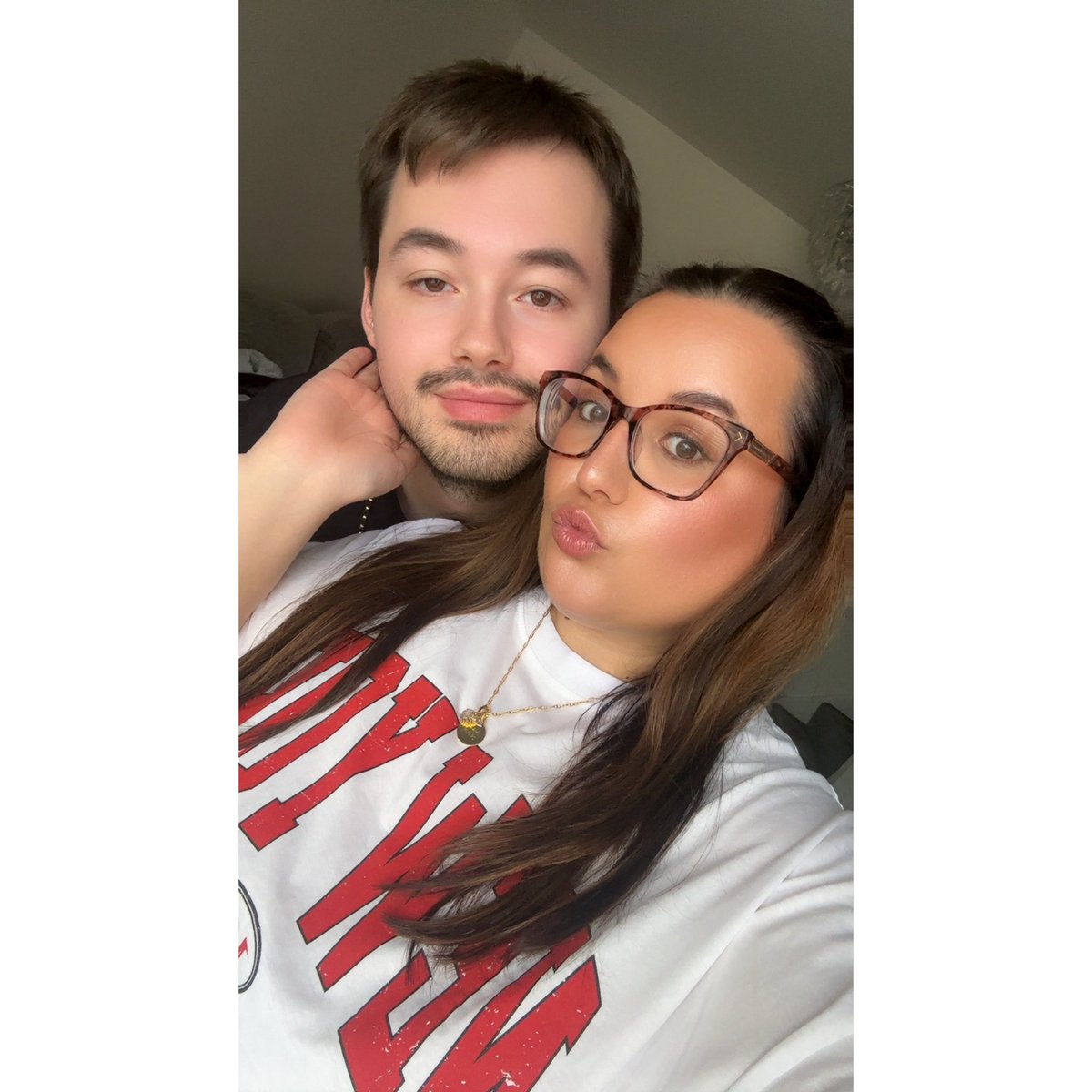 ChelsieHun_'s tweet image. Love you love you love you @MikeCobra_