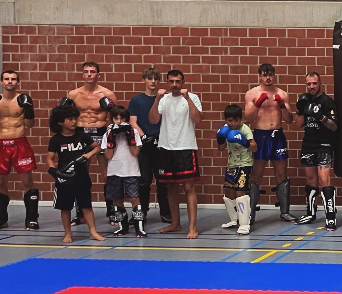 GM Legends

Great sparring sesh this morning, getting ready for that Sunday grind
These youngsters made me feel i’m alive this am 😅