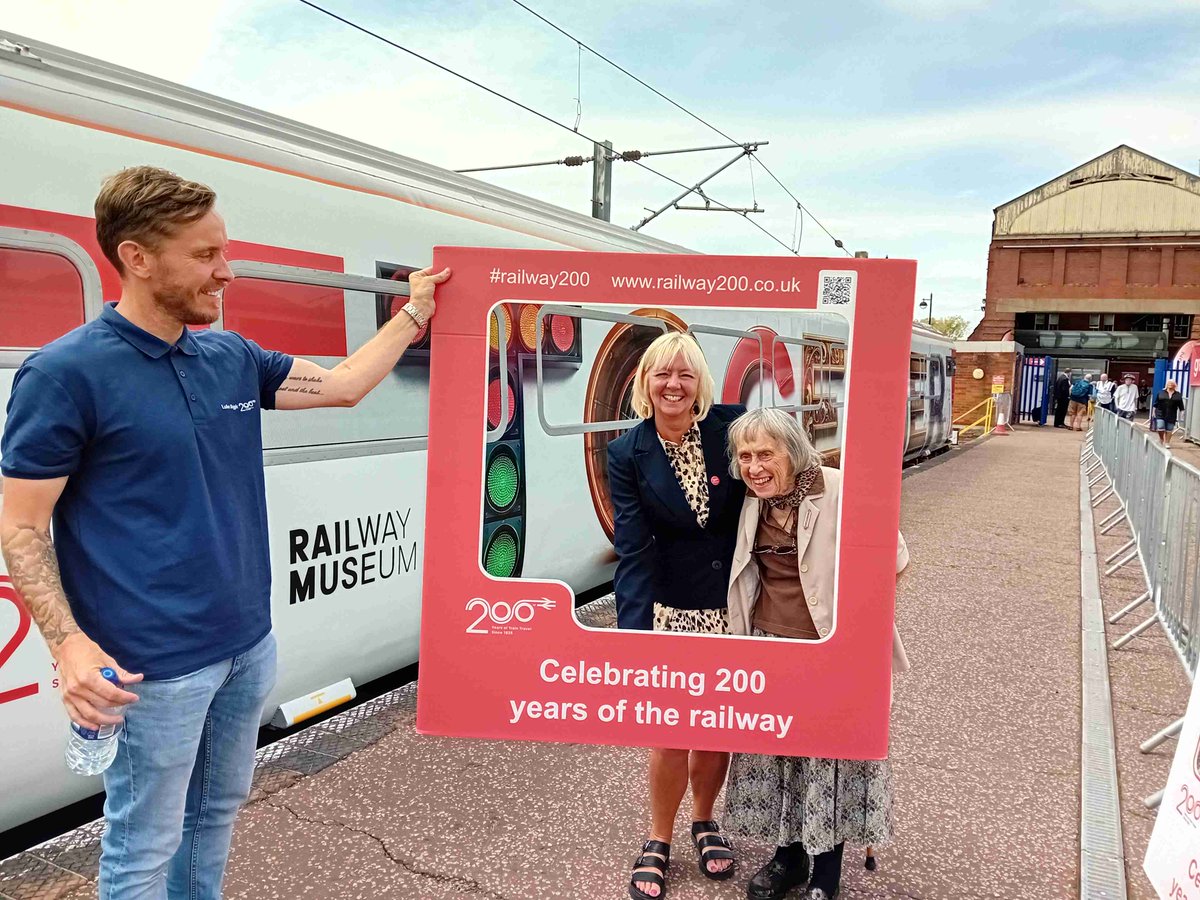 Last week, the ESSCRP joined celebrations at Lowestoft station for the arrival of the Railway 200 Inspiration Train, part of the nationwide programme marking 200 years of the railway!

 #Railway200 #CommunityRail