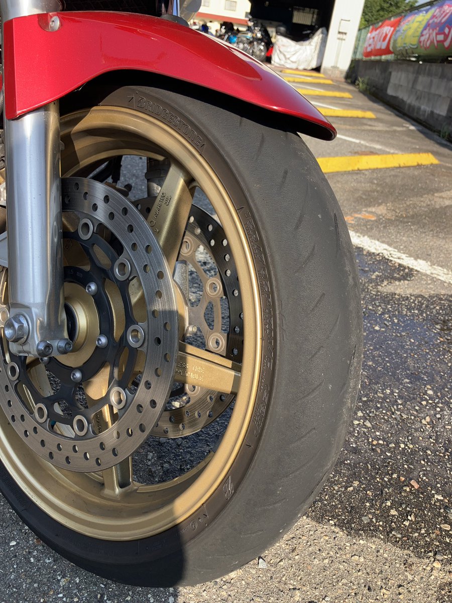 ToyamaBike's tweet photo. メンテ記録

CBフロントのみ🛞
6000kmで交換
S22から
Sに〜さんに進化しました😚 https://t.co/ipfEVoJTly